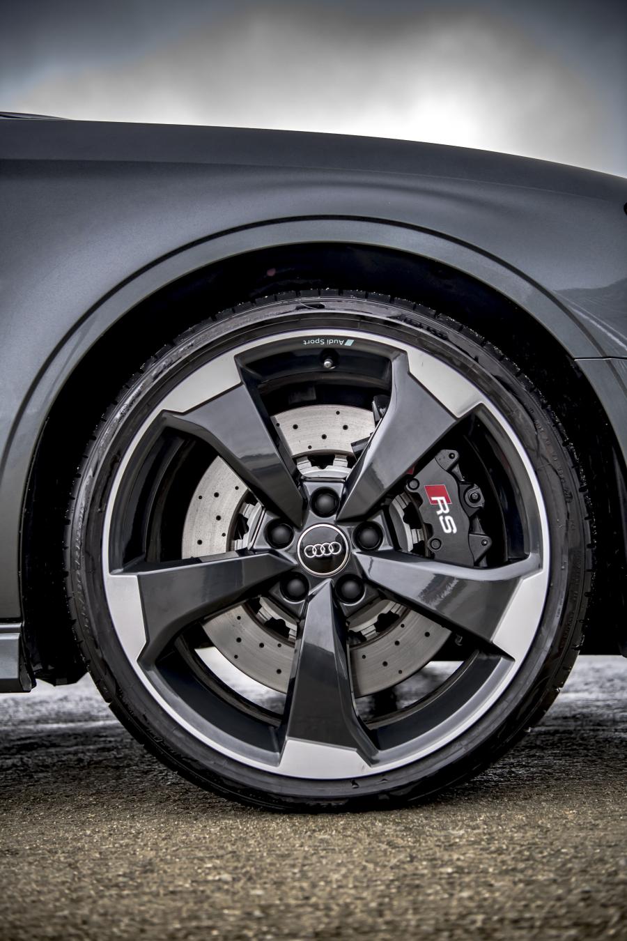Колеса Audi RS3 Sedan Sport Edition (8V) 2019 года  (UK) (фото 39 из 40)